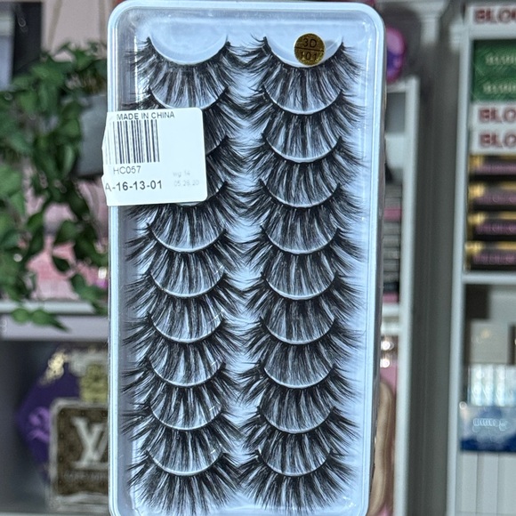 Dramatic Black False Eyelashes Set - Picture 1 of 2